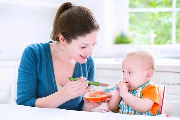 Điều chỉnh thói quen ăn uống sau Tết cho bé