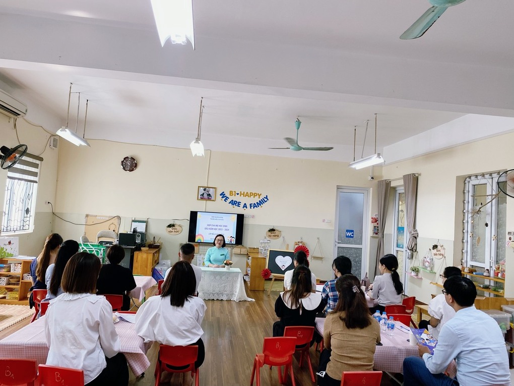 Hội nghị cha mẹ học sinh năm học 2023 – 2024 của lớp mẫu giáo nhỡ B1.