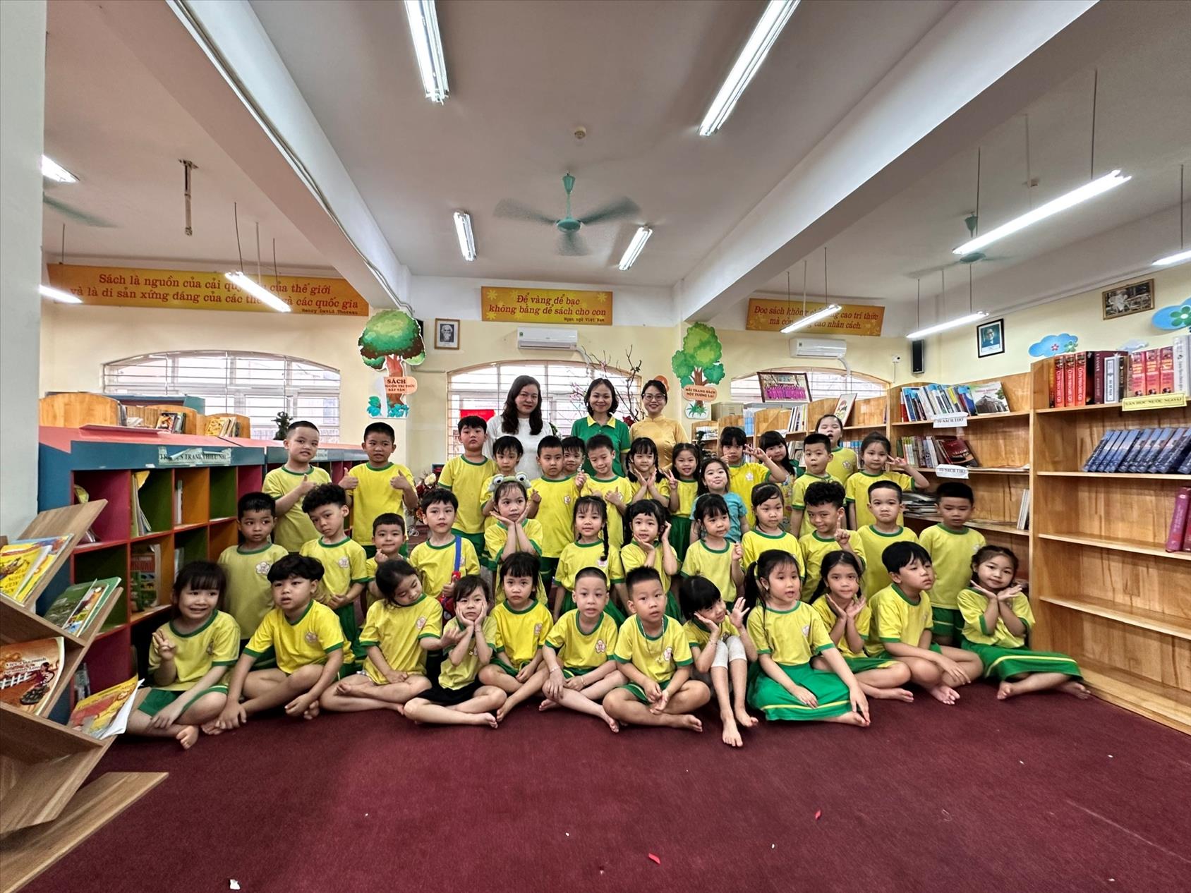 Hoạt động trải nghiệm "Tham quan trường Tiểu học Nguyễn Trung Trực"  của các con Mẫu giáo lớn A2 - Trường Mẫu giáo số 3